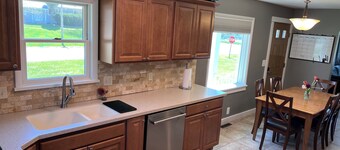 Spacious 5 BR 2 Bath in Boyne city w/ Hot Tub! and A/C