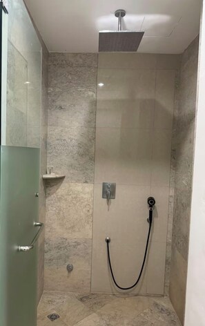 Luxury-Apartment, Bergblick | Badezimmer