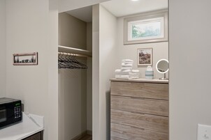 Single Room | Interior