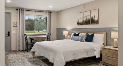 Sullivan Trail Inn and Suites