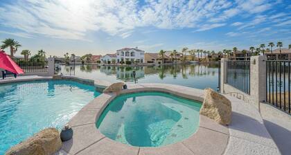 Lakefront retreat w/Private pool- Winter/Mid-Term visitor discount available