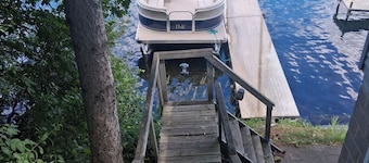 Rustic recently updated 3-bedroom cabin with AC on Upper Turtle Lake.