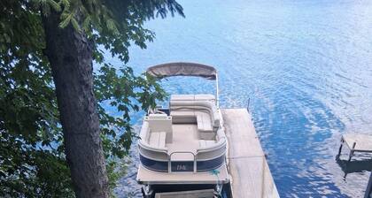 Rustic recently updated 3-bedroom cabin with AC on Upper Turtle Lake.