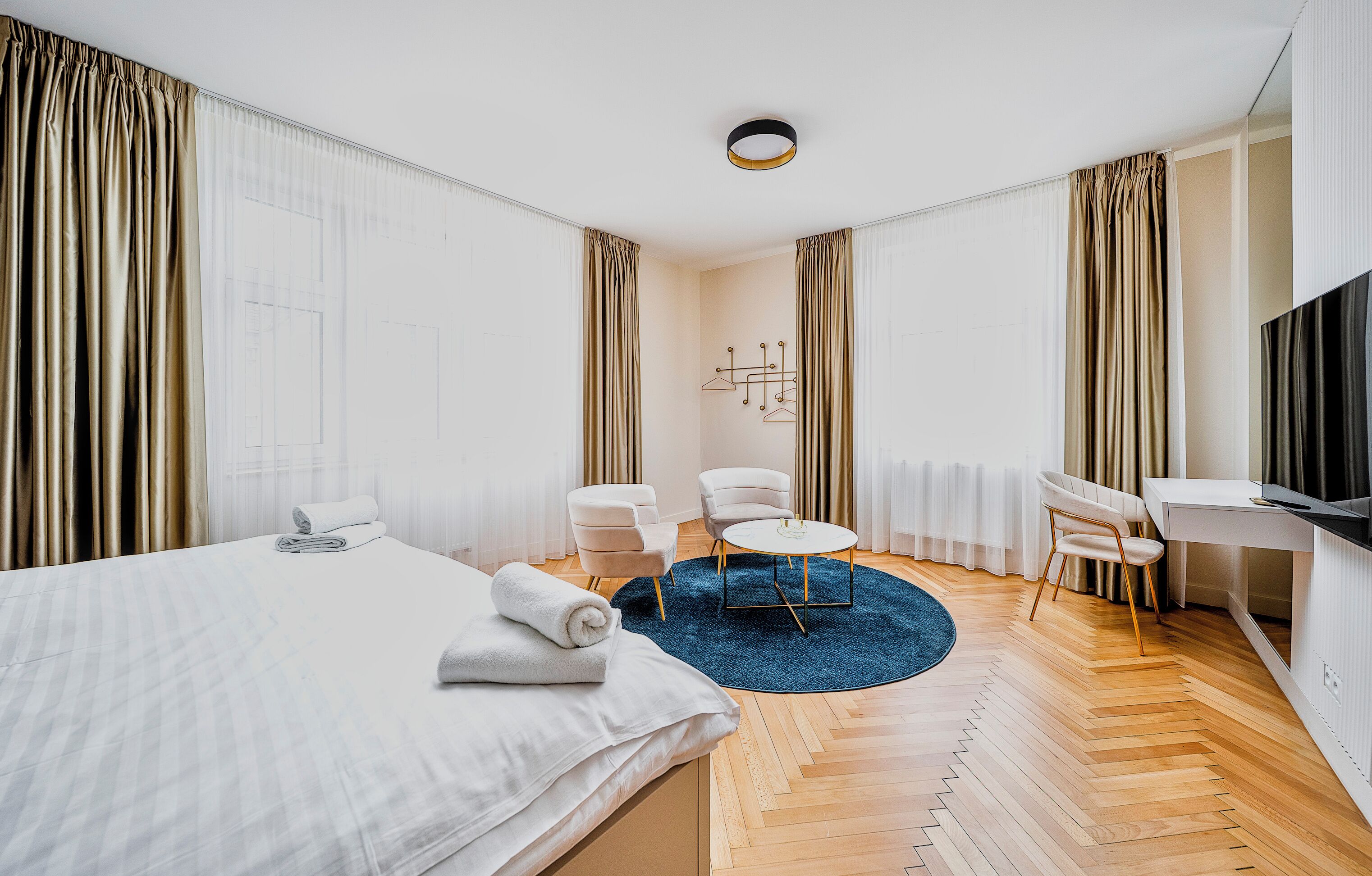 Deluxe Apartment, City View
