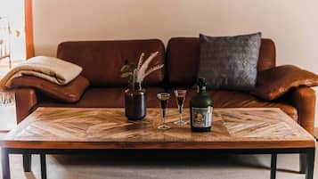 Apartment, 3 Bedrooms, Garden View | Living area