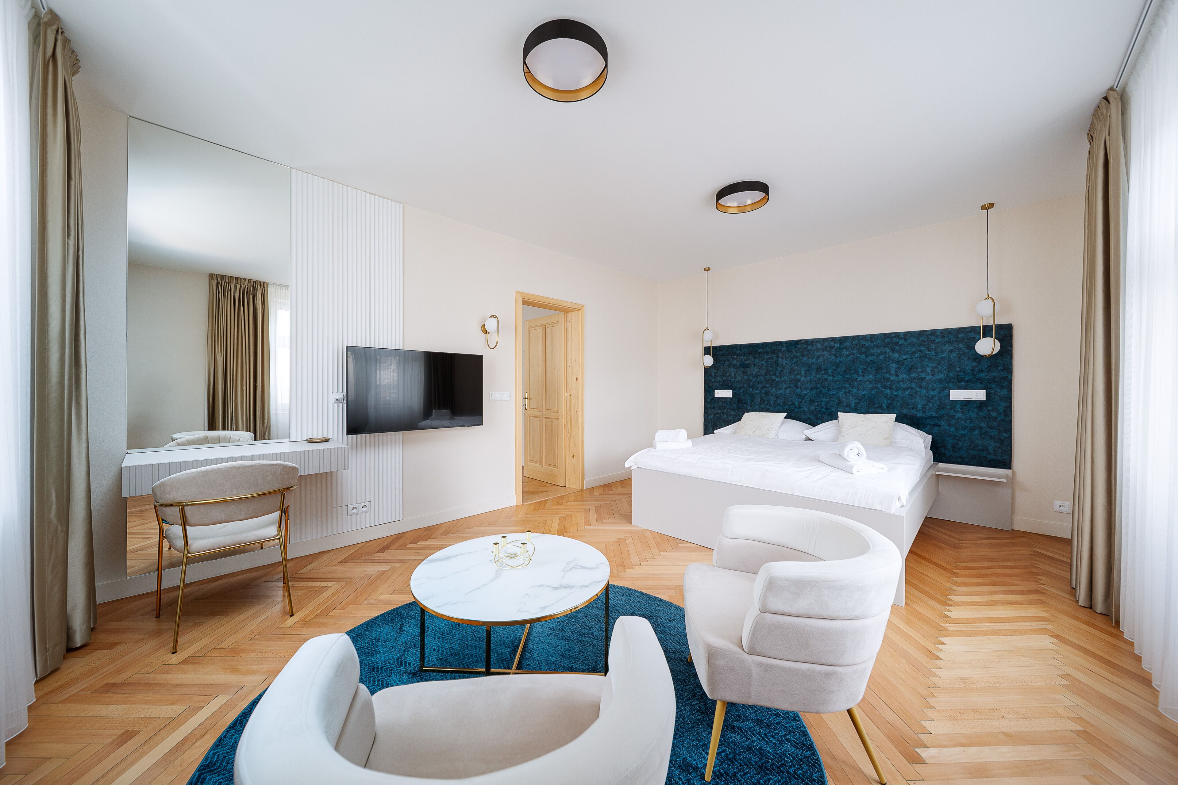 Deluxe Apartment, City View