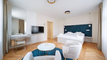 Deluxe Apartment, City View
