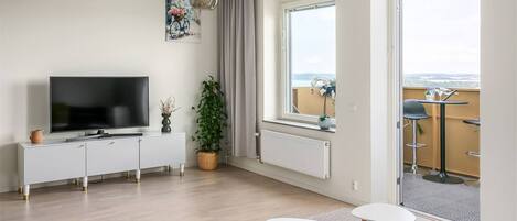 Appartement, 1 chambre, accessible aux personnes à mobilité réduite, balcon | Salle de séjour