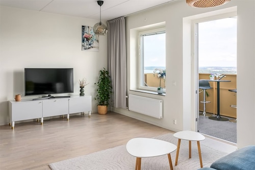 Mini Penthouse With Lake View & Beautiful Sunset