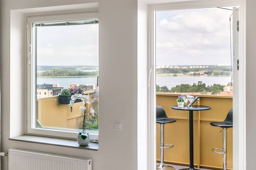 Mini Penthouse With Lake View & Beautiful Sunset
