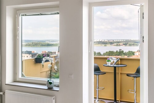 Mini Penthouse With Lake View & Beautiful Sunset
