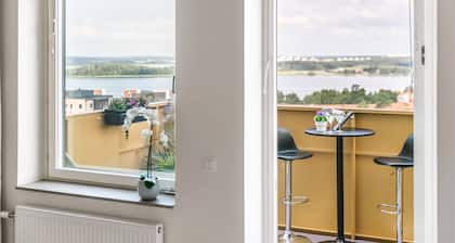 Mini Penthouse With Lake View & Beautiful Sunset
