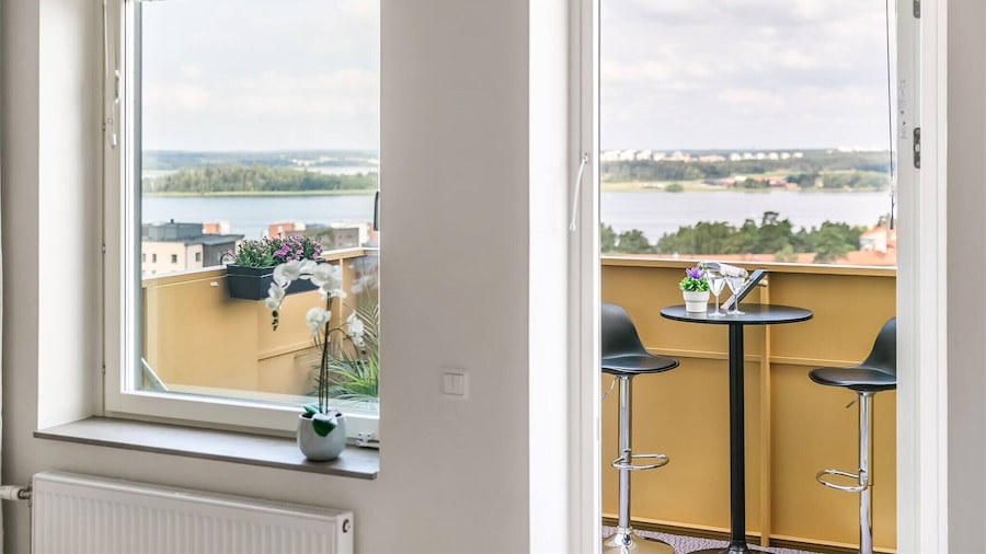 Mini Penthouse With Lake View & Beautiful Sunset