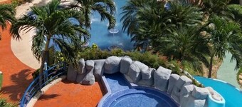 "Welcome to your home away from home in the paradise of Margarita Island!" x 7