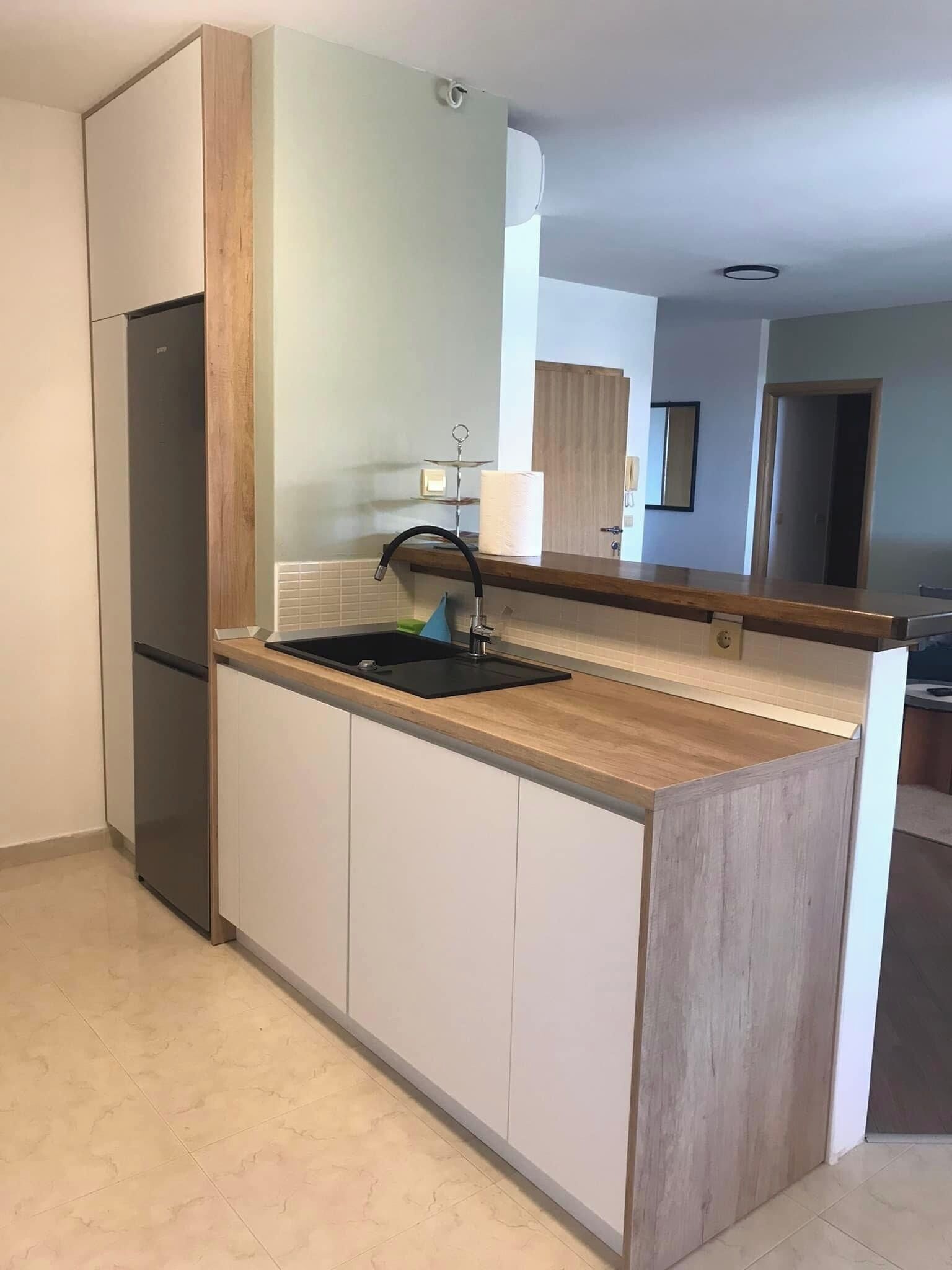 Geladeira, micro-ondas, fogão, cooktop