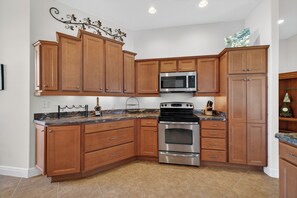 Private kitchen - 3-bedroom house in The Villages with Golf Cart between Sumter and Brownwood (The Villages)