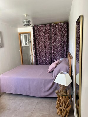 Room - Vrbo Property (Sartène)