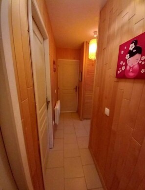 Interior - Vrbo Property (Saint-Jacques-des-Blats)