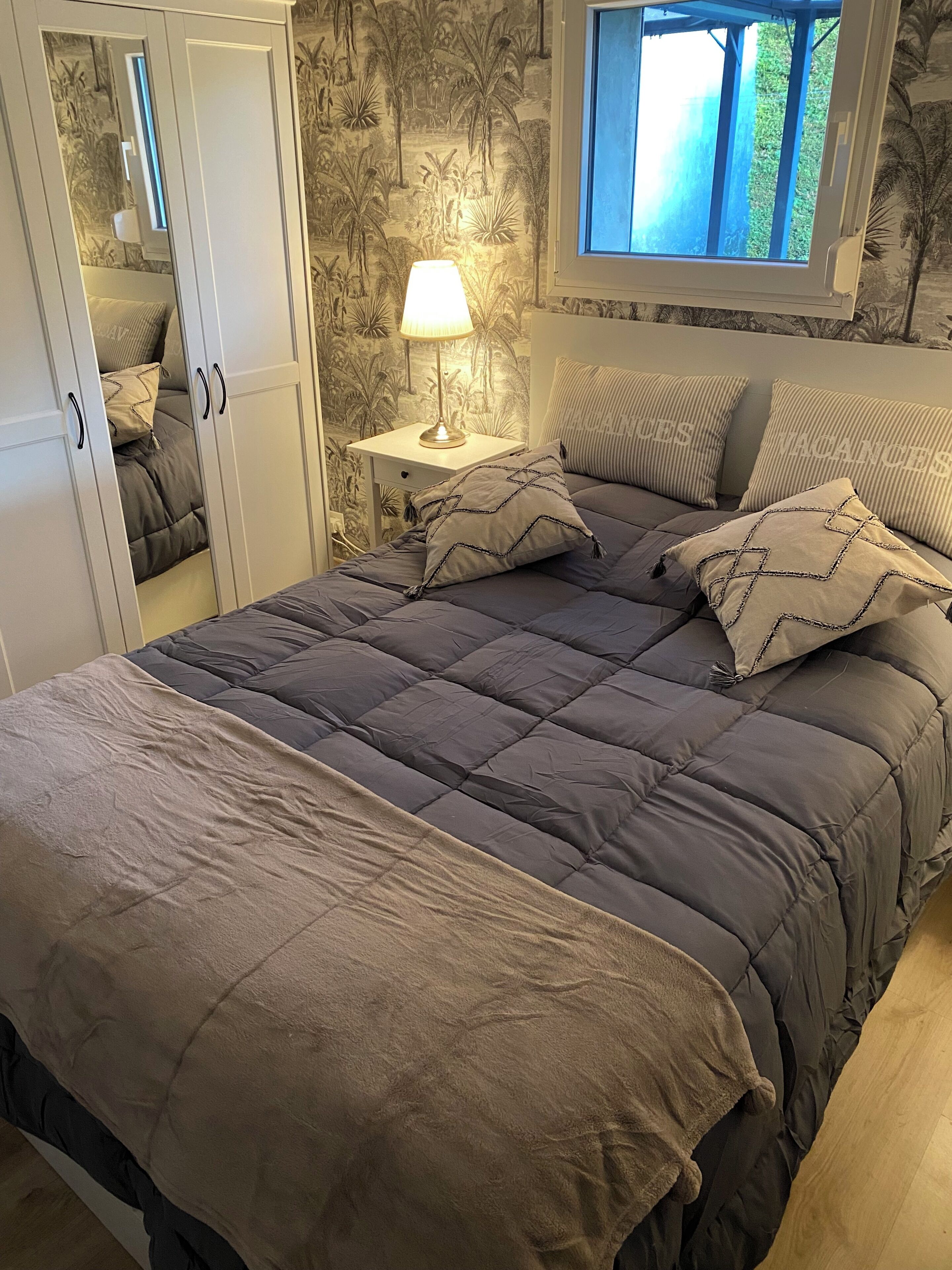 1 bedroom, desk, iron/ironing board, travel cot