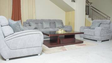 Appartement Deluxe, balcon | Intérieur