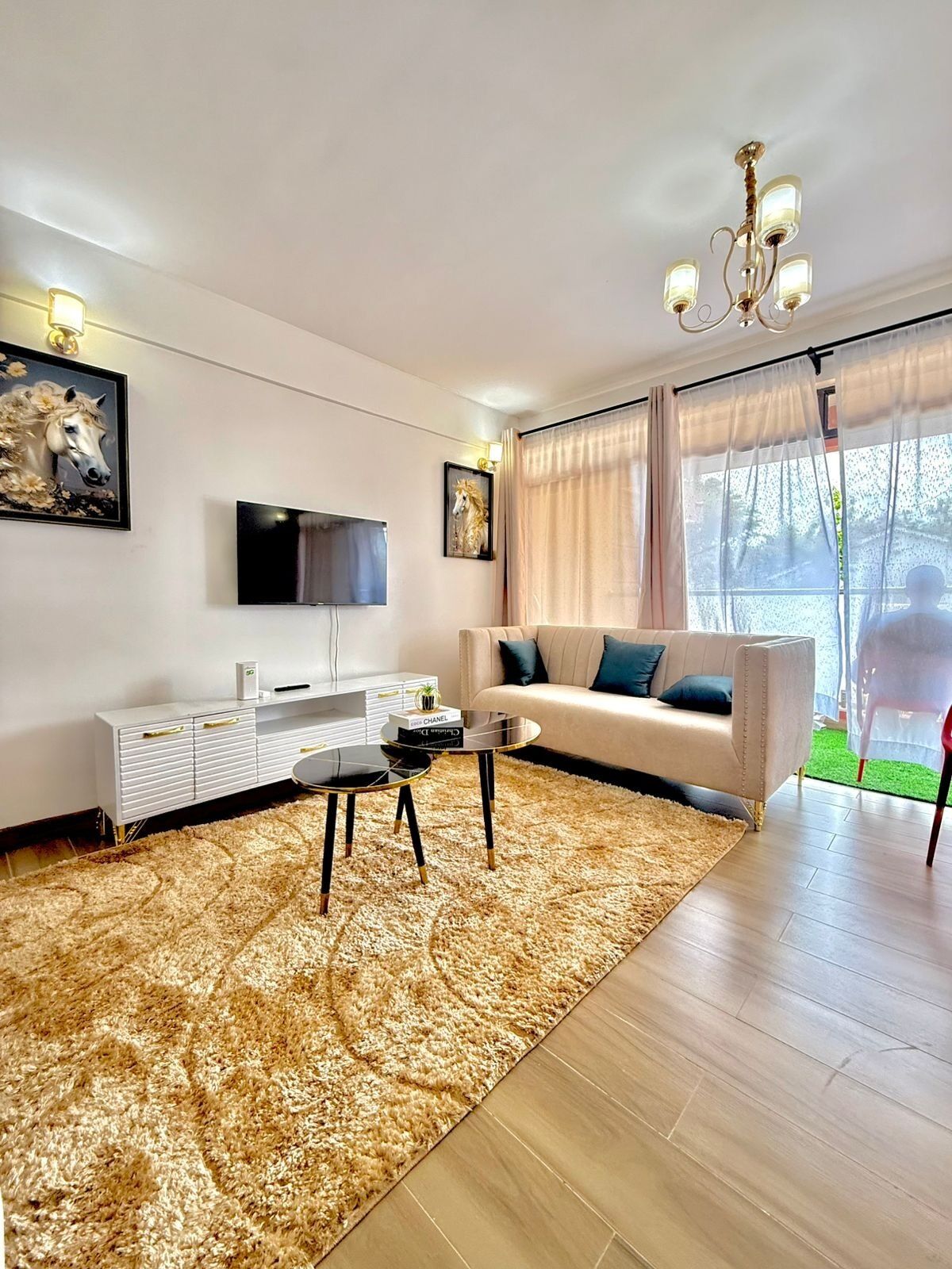 Standard Apartment, 3 Bedrooms, City View | Living area