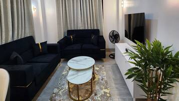 Standard Apartment, 2 Bedrooms, Mobility Accessible, City View | Living area