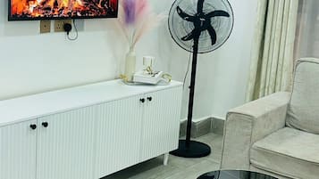Standard Apartment, 2 Bedrooms, City View | Living area