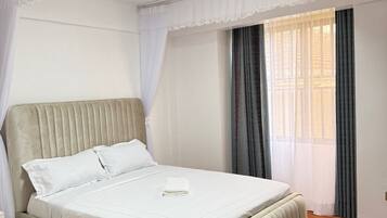 Standard Apartment, 3 Bedrooms, City View