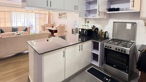 Căn hộ Tiêu chuẩn, 3 phòng ngủ, quang cảnh thành phố | Bếp riêng
