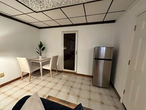 Interior - Cozy Quiet Apartments, Perfect for Travelling Pros (Wilmington)