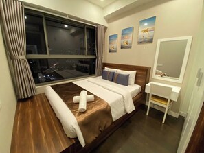 Family Suite, City View - Zivana Luxury Airport - Botanica Premer (Tan Son Hoa)