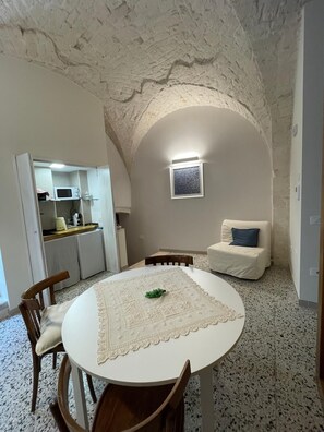 Interior - House "Corteseapulia " Ideal for two people, surrounded by total quiet. (Putignano)