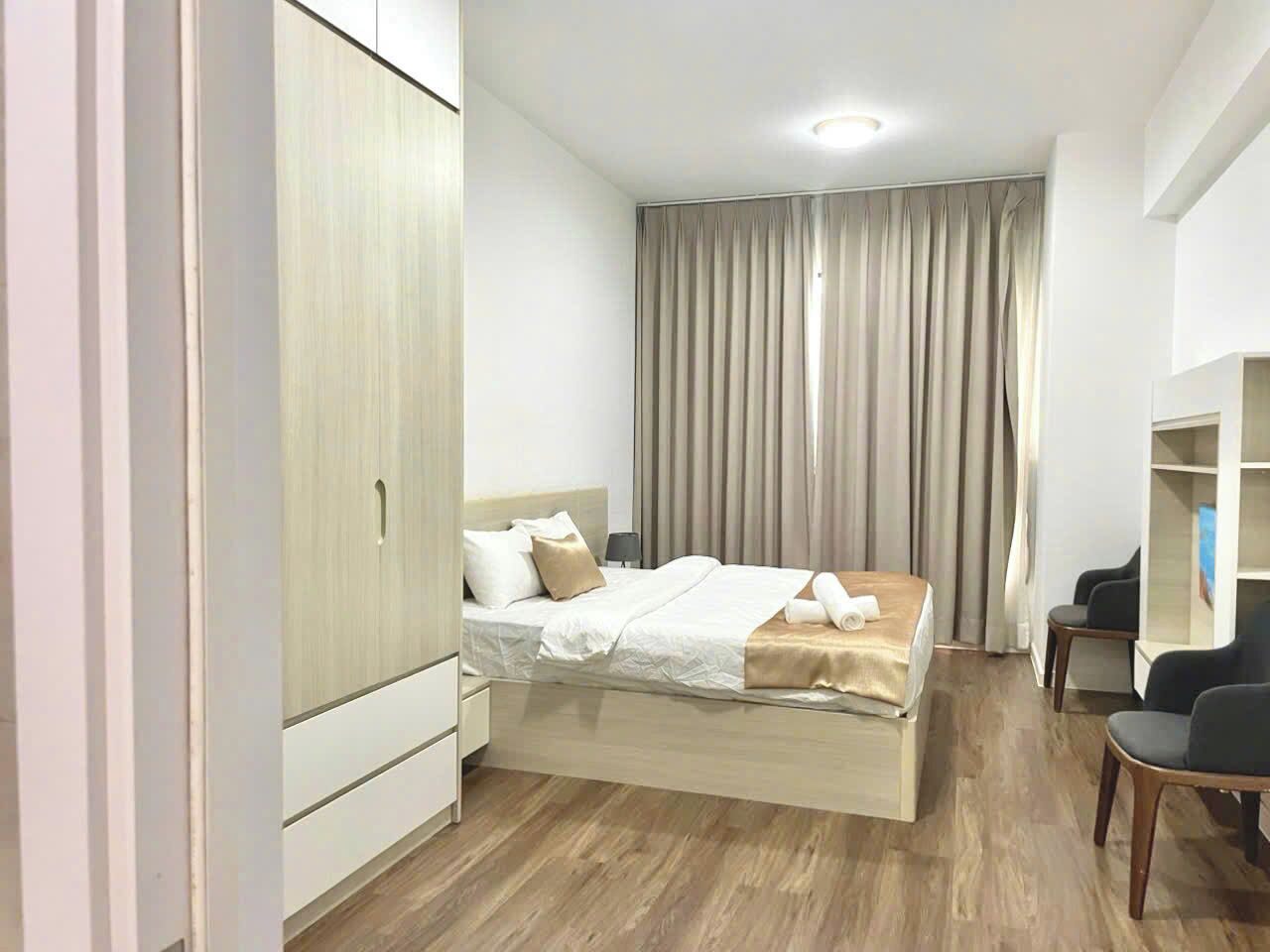 Deluxe-Suite, Stadtblick | Zimmersafe, Schreibtisch, laptopgeeigneter Arbeitsplatz