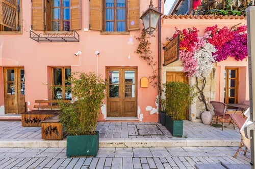 Konak Olive Guesthouse | Heart of Vlora by PikHost