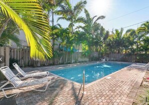 Pool - Beautiful 2-bedroom bungalow with AC in Wilton Manors (Wilton Manors)