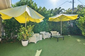 Terrace/patio - Beautiful 2-bedroom bungalow with AC in Wilton Manors (Wilton Manors)