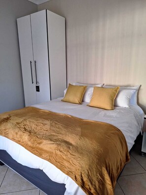 Standard Double Room, Non Smoking, Private Bathroom | Desk, laptop workspace, free WiFi