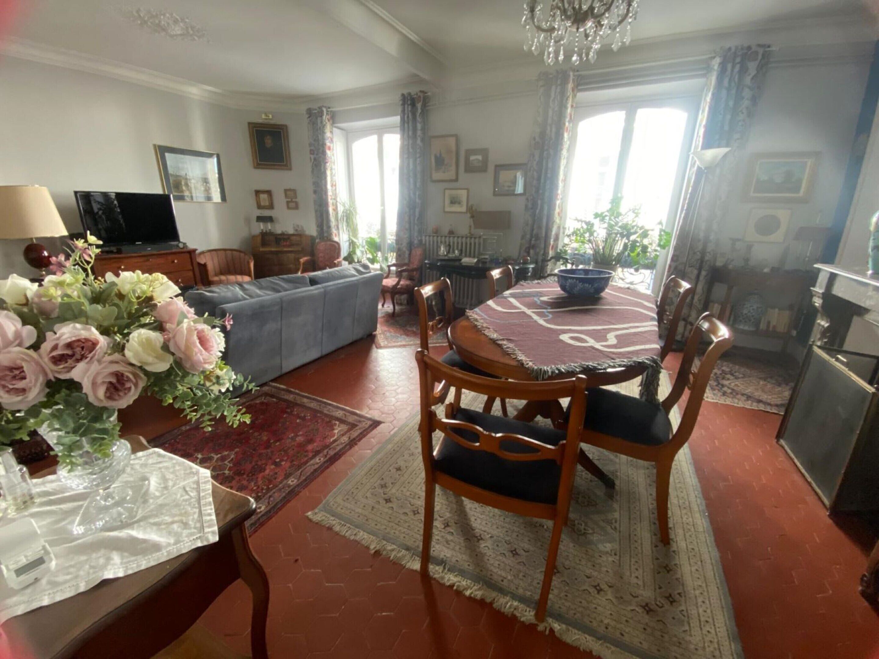Apartment | Dining