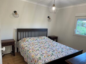 Iron/ironing board, WiFi, bed sheets - Serene 2-bedroom house in charming Granjal perfect for relaxing stay (Bragança)