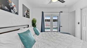 4 slaapkamers, een strijkplank/strijkijzer, reisbedje, gratis wifi