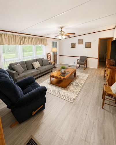 Peaceful 3BR/2BA Near Suwannee River & Springs