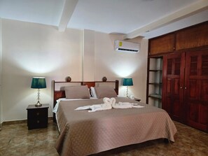 3 Schlafzimmer, Bügeleisen/Bügelbrett, kostenloses WLAN, Bettwäsche