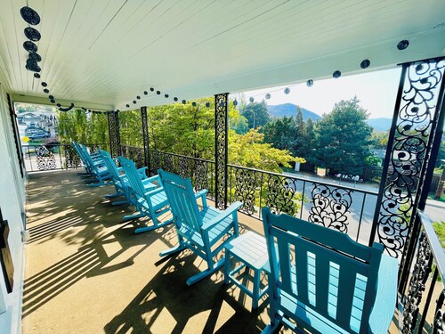 Walk to Lake & Downtown Chelan! Room #5