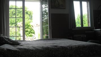 Iron/ironing board, WiFi