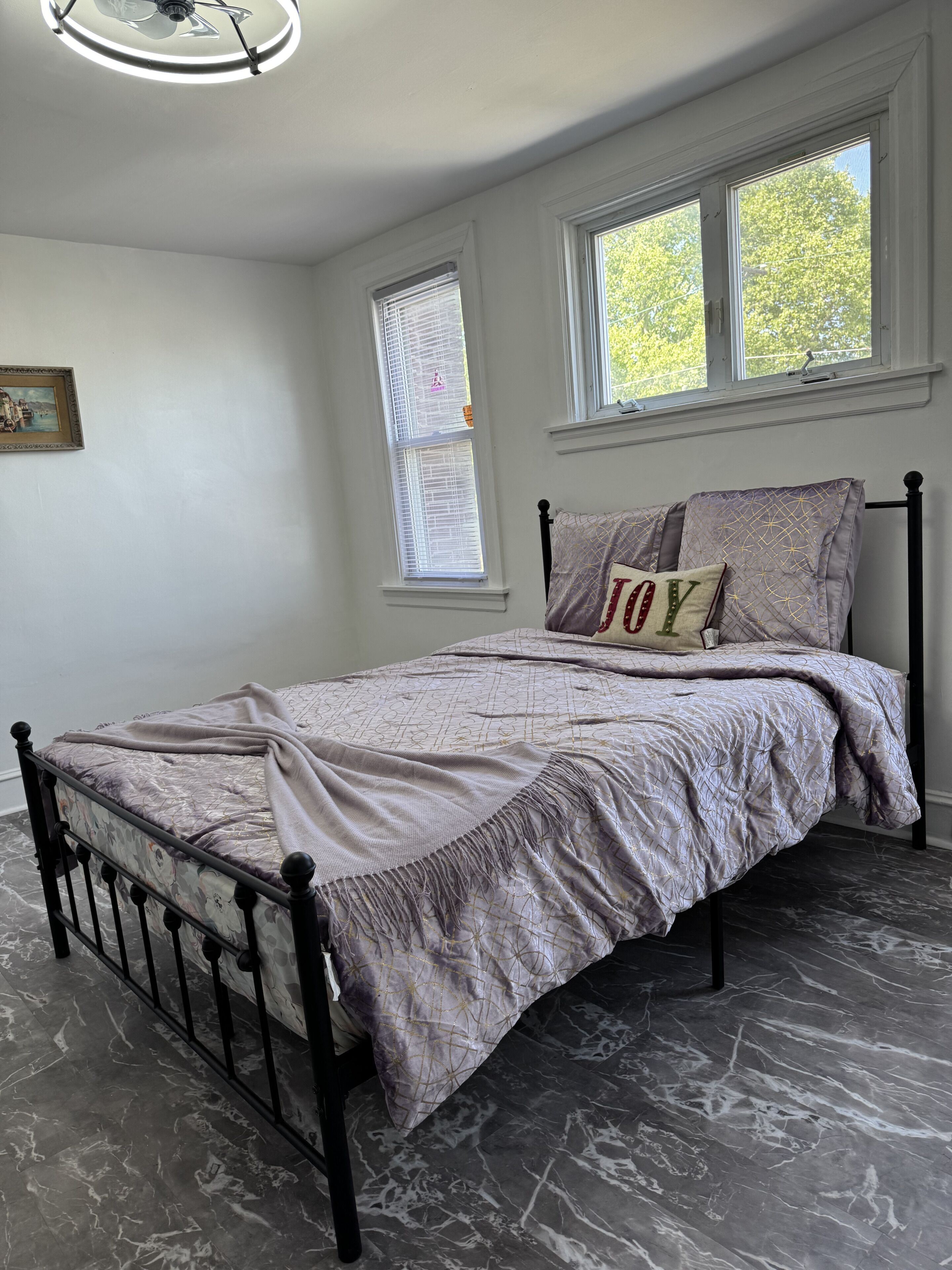3 bedrooms, in-room safe, desk, WiFi (free)
