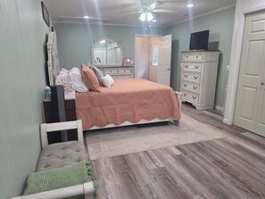 Iron/ironing board, WiFi, bed sheets