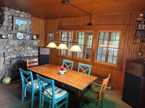 Dining - Private 5-bedroom estate perfect for relaxing in Raquette Lake (Raquette Lake)