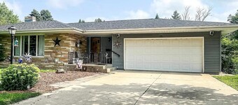 3-bedroom house in serene Spirit Lake with AC comfort