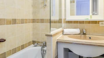 Apartment | Bathroom