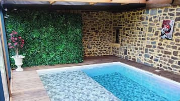 Piscina coberta i piscina climatitzada